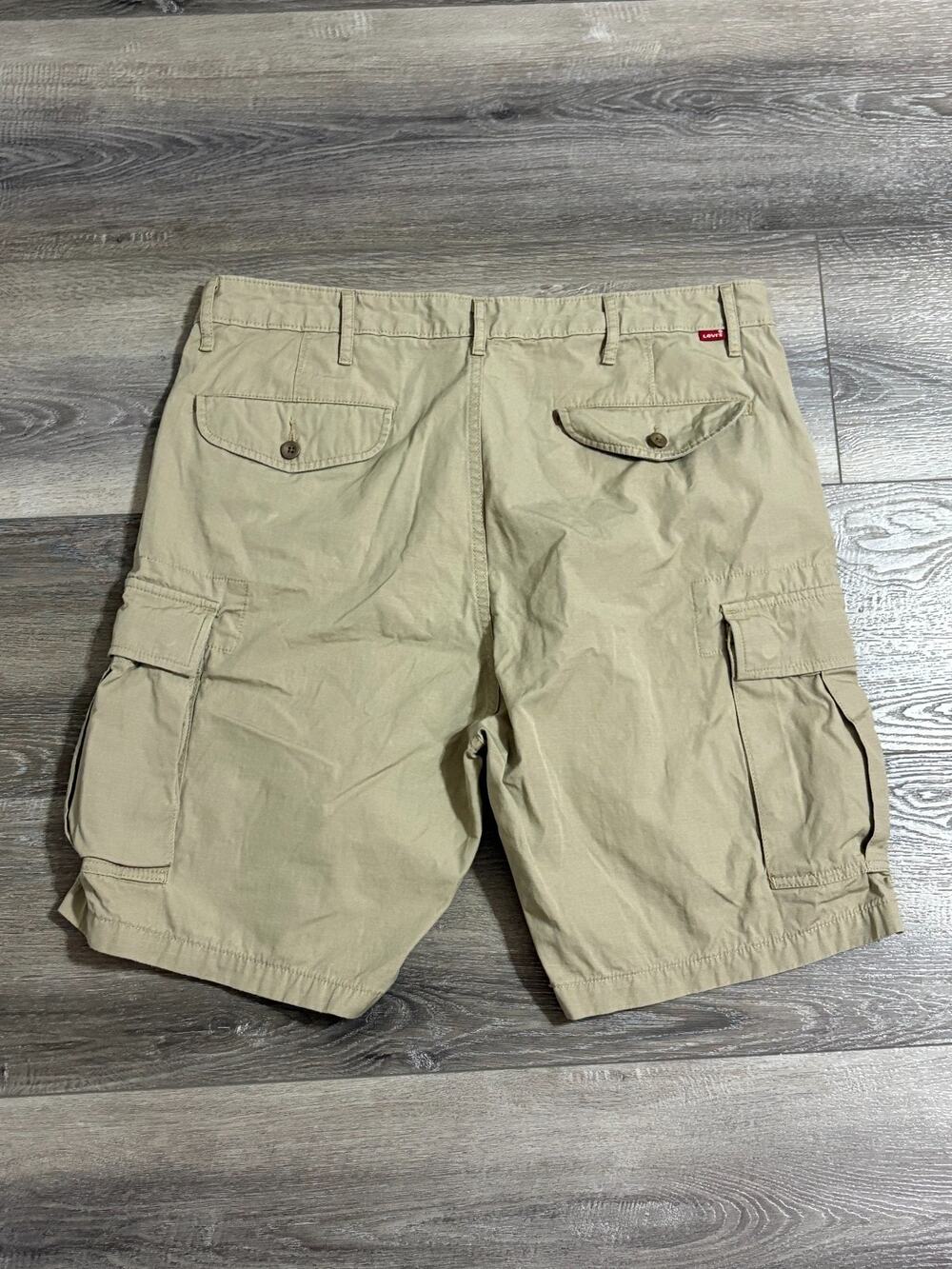 Levi’s Khaki Beige Baggy Cargo Shorts Y2K Retro Workwear Streetwear - Men’s 38